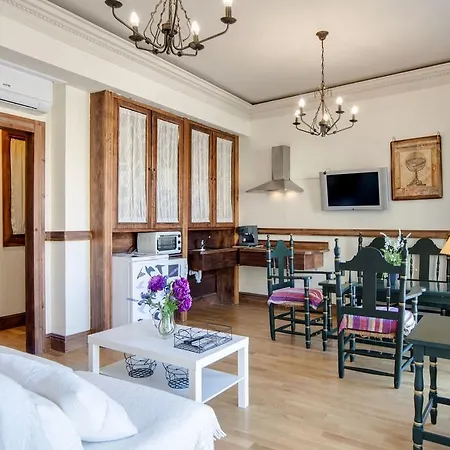 Historic Centre Apartment *